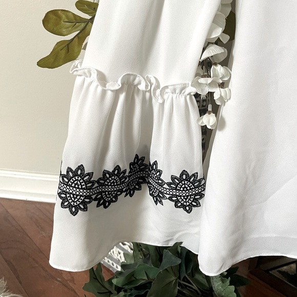 WHBM Medallion Embroidery Blouse - Picture 4 of 7